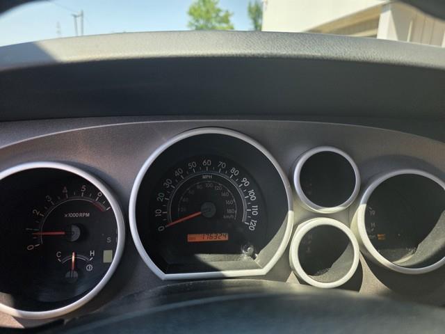 Toyota Tundra 4WD Truck  2012
