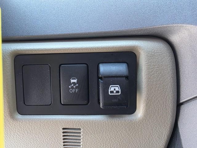 Toyota Tundra 4WD Truck  2012