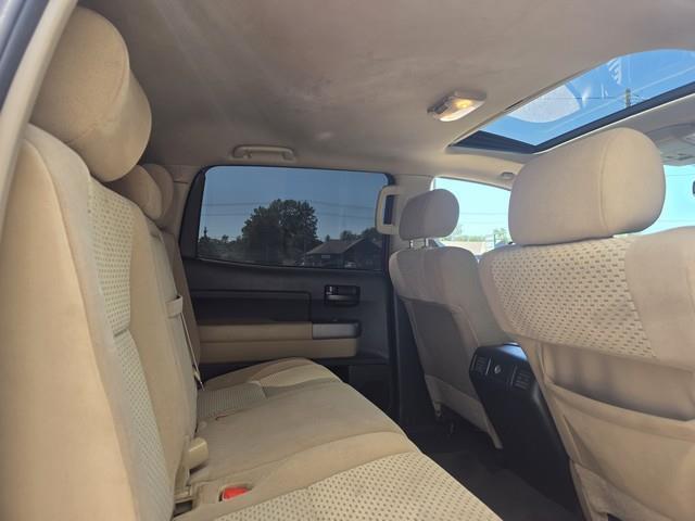 Toyota Tundra 4WD Truck  2012