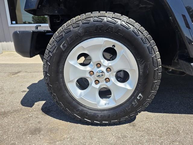 Jeep Wrangler Unlimited 4WD 4dr Sahara 2013