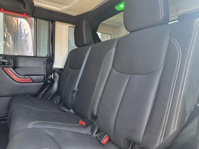 Jeep Wrangler Unlimited 4WD 4dr Sahara 2013