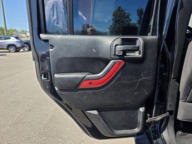 Jeep Wrangler Unlimited 4WD 4dr Sahara 2013