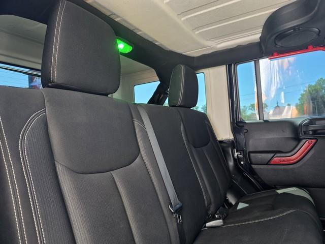 Jeep Wrangler Unlimited 4WD 4dr Sahara 2013