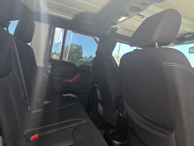 Jeep Wrangler Unlimited 4WD 4dr Sahara 2013