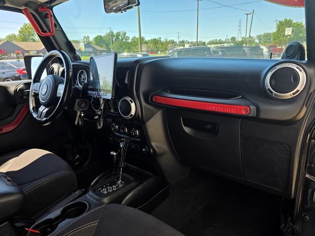 Jeep Wrangler Unlimited 4WD 4dr Sahara 2013