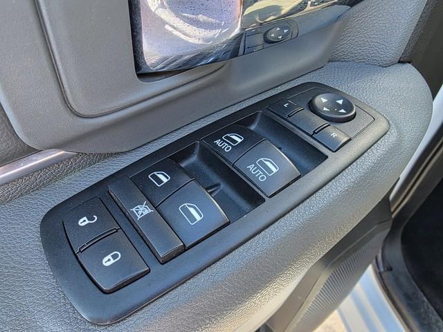 RAM 2500 SLT 4x4 Crew Cab 6'4" Box 2017