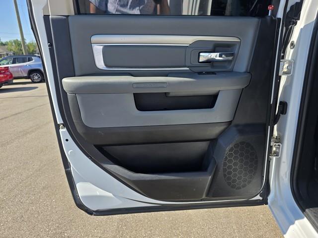RAM 2500 SLT 4x4 Crew Cab 6'4" Box 2017