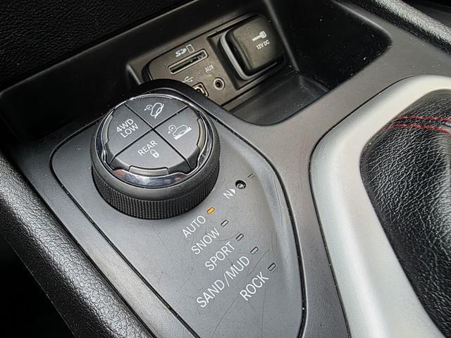 Jeep Cherokee 4WD 4dr Trailhawk 2016