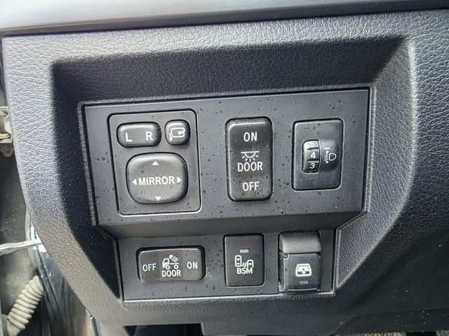 Toyota Tundra 4WD Truck CrewMax 5.7L V8 6-Spd AT Platinum (Natl) 2016