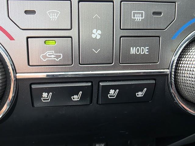 Toyota Tundra 4WD Truck CrewMax 5.7L V8 6-Spd AT Platinum (Natl) 2016
