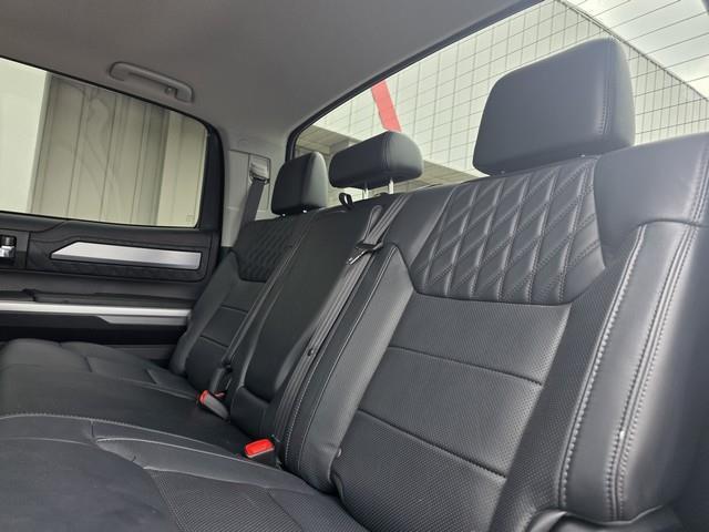 Toyota Tundra 4WD Truck CrewMax 5.7L V8 6-Spd AT Platinum (Natl) 2016