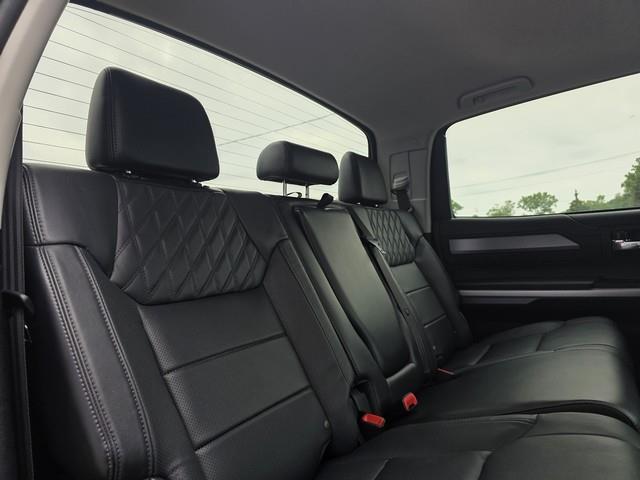 Toyota Tundra 4WD Truck CrewMax 5.7L V8 6-Spd AT Platinum (Natl) 2016