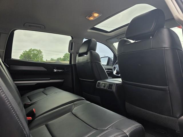 Toyota Tundra 4WD Truck CrewMax 5.7L V8 6-Spd AT Platinum (Natl) 2016
