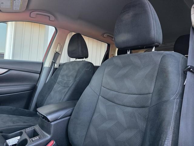 Nissan Rogue FWD 4dr SV 2016
