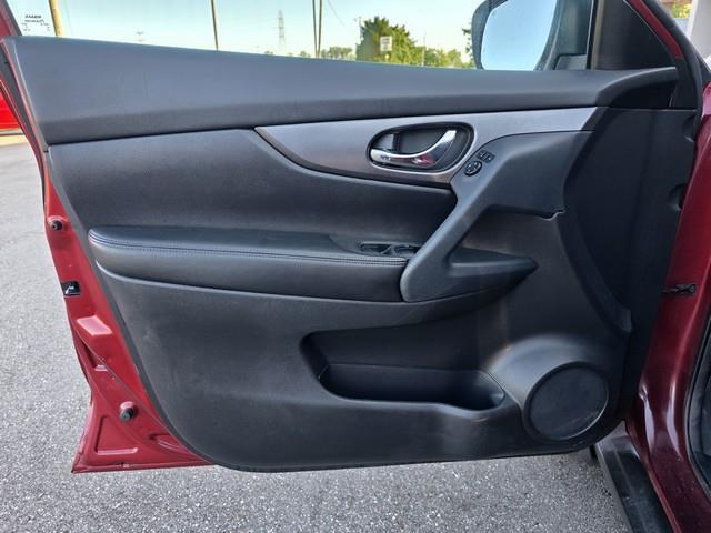 Nissan Rogue FWD 4dr SV 2016