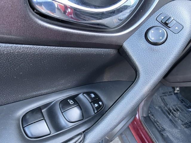Nissan Rogue FWD 4dr SV 2016