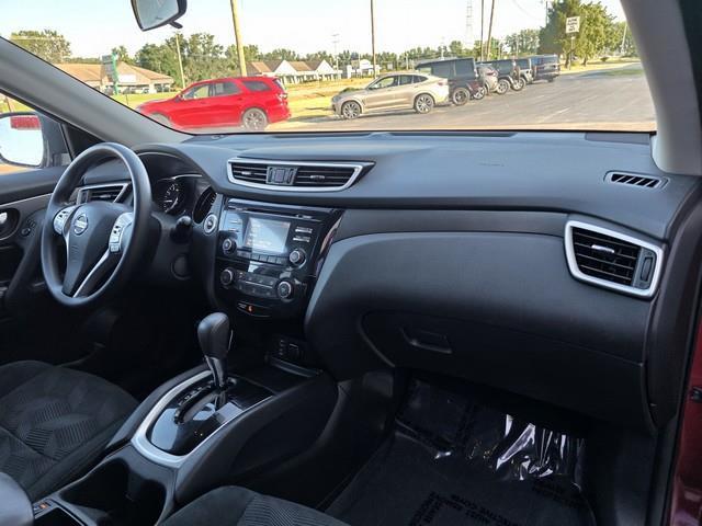 Nissan Rogue FWD 4dr SV 2016