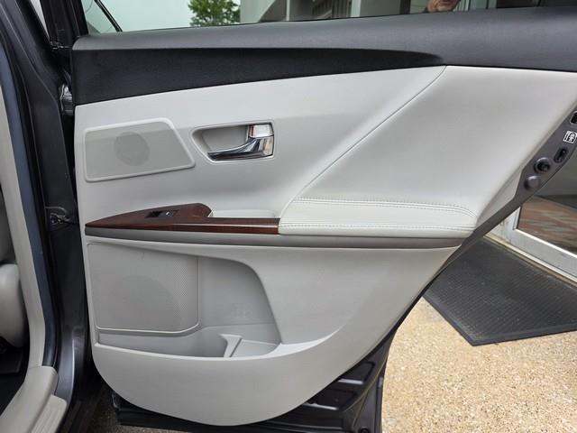 Toyota Venza 4dr Wgn V6 AWD XLE (Natl) 2012