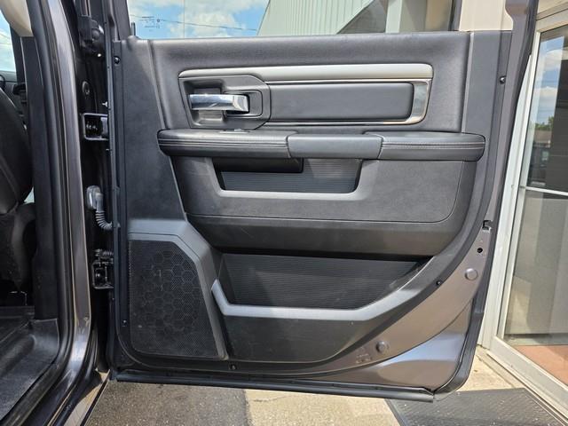 RAM 1500 Night 4x4 Crew Cab 6'4" Box *Ltd Avail* 2018