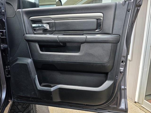 RAM 1500 Night 4x4 Crew Cab 6'4" Box *Ltd Avail* 2018