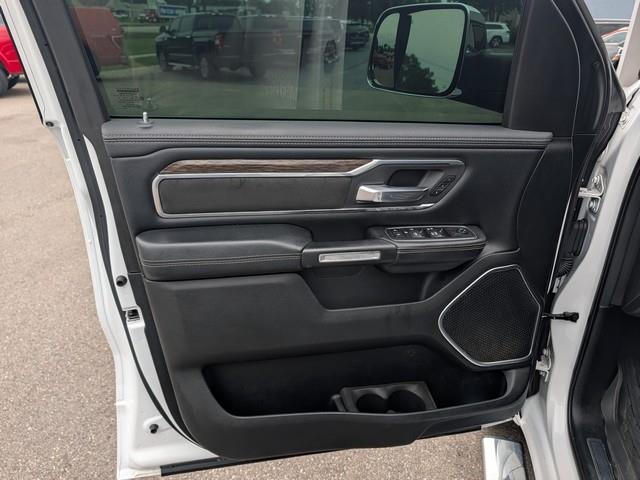 RAM 1500 Laramie 4x4 Crew Cab 6'4" Box 2019