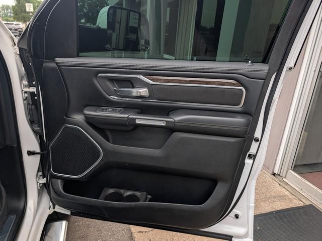 RAM 1500 Laramie 4x4 Crew Cab 6'4" Box 2019