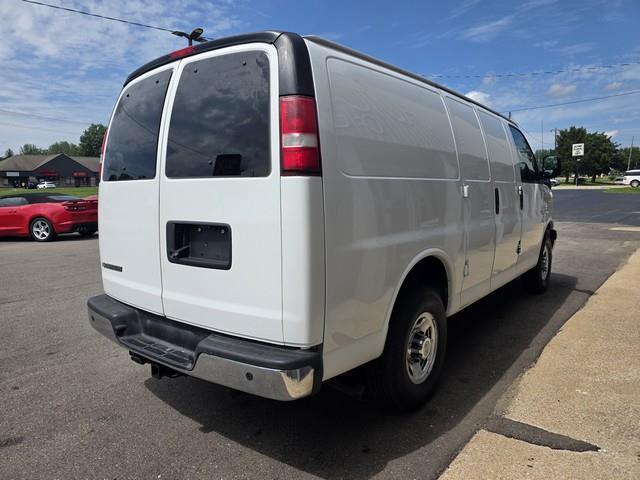 Chevrolet Express Cargo Van RWD 3500 135" 2017