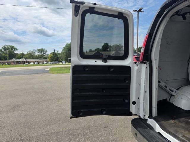 Chevrolet Express Cargo Van RWD 3500 135" 2017