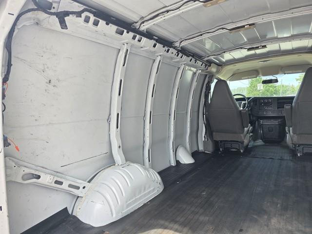 Chevrolet Express Cargo Van RWD 3500 135" 2017