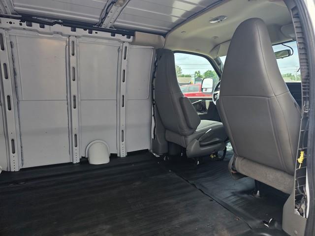 Chevrolet Express Cargo Van RWD 3500 135" 2017