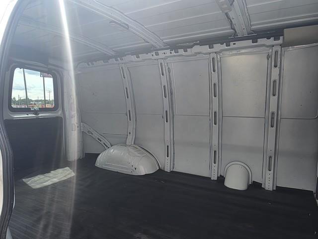 Chevrolet Express Cargo Van RWD 3500 135" 2017