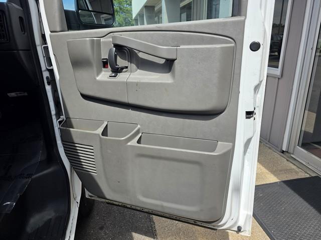 Chevrolet Express Cargo Van RWD 3500 135" 2017