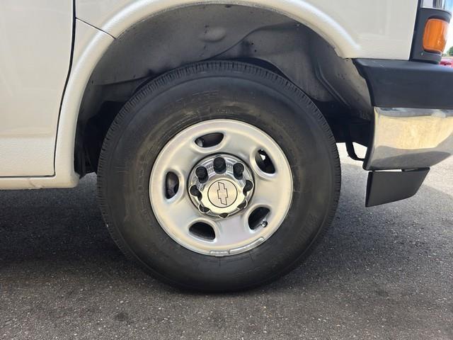 Chevrolet Express Cargo Van RWD 3500 135" 2017