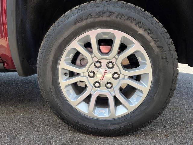 GMC Sierra 1500 4WD Crew Cab 143.5" SLE 2015