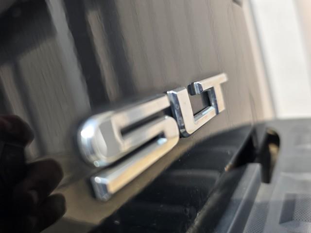 GMC Sierra 1500 4WD Crew Cab 143.5" SLT 2017