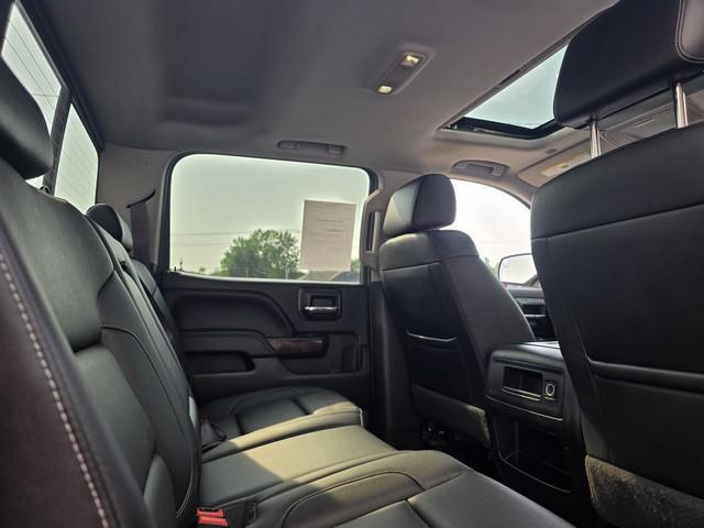 GMC Sierra 1500 4WD Crew Cab 143.5" SLT 2017