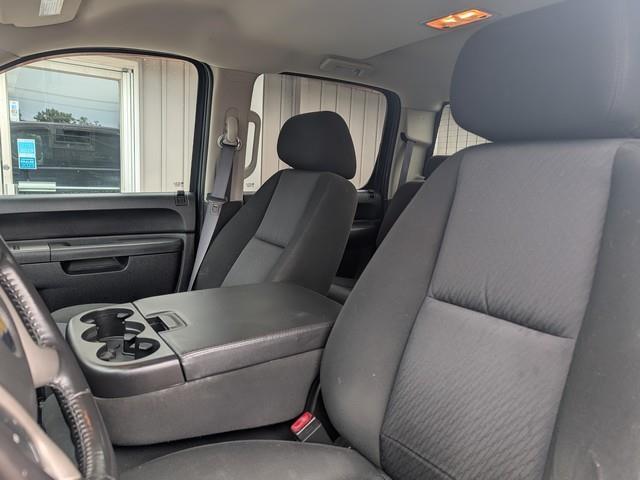 Chevrolet Silverado 2500HD 4WD Crew Cab 153.7" LT 2011