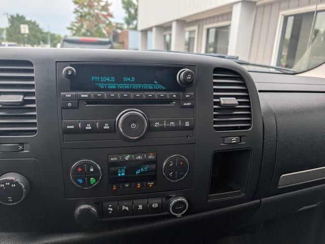 Chevrolet Silverado 2500HD 4WD Crew Cab 153.7" LT 2011
