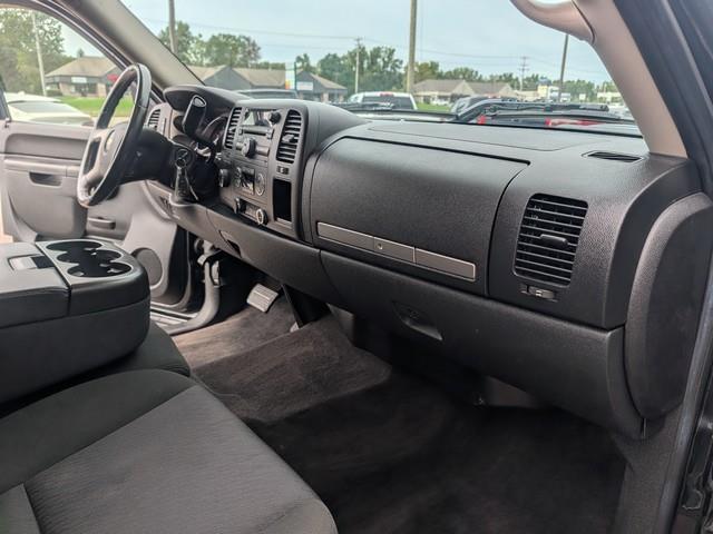 Chevrolet Silverado 2500HD 4WD Crew Cab 153.7" LT 2011