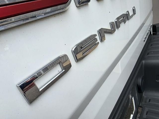 GMC Canyon 4WD Crew Cab 128" Denali 2021
