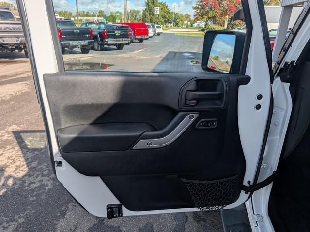 Jeep Wrangler Unlimited 4WD 4dr Sahara 2015