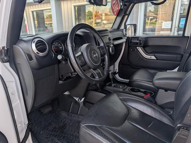 Jeep Wrangler Unlimited 4WD 4dr Sahara 2015
