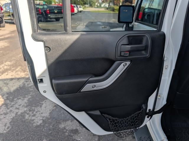 Jeep Wrangler Unlimited 4WD 4dr Sahara 2015