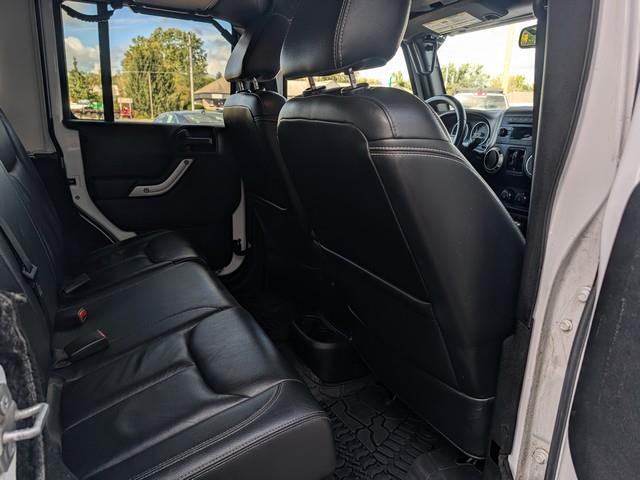 Jeep Wrangler Unlimited 4WD 4dr Sahara 2015