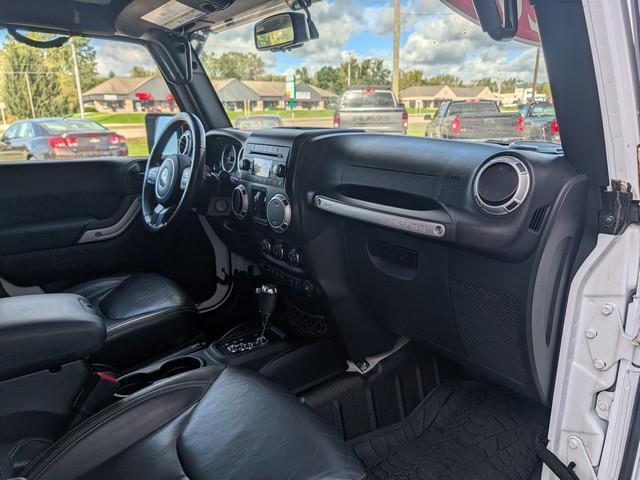 Jeep Wrangler Unlimited 4WD 4dr Sahara 2015