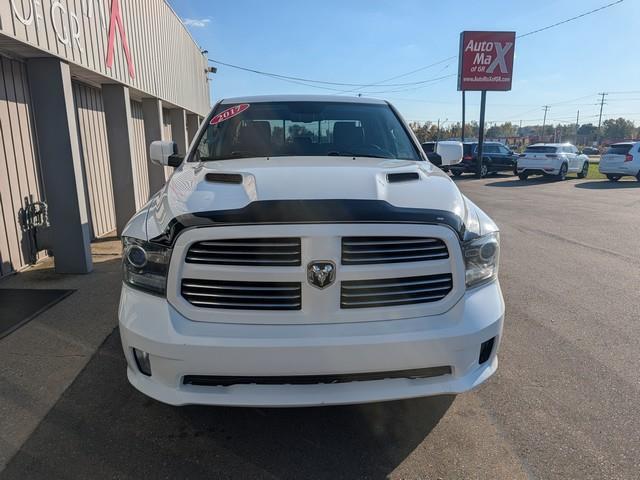 RAM 1500 4WD Quad Cab 140.5" Sport 2017