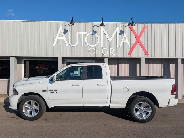 RAM 1500 4WD Quad Cab 140.5" Sport 2017