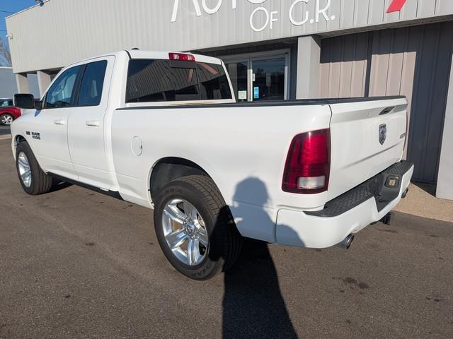 RAM 1500 4WD Quad Cab 140.5" Sport 2017