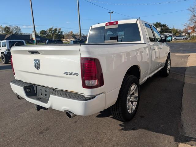 RAM 1500 4WD Quad Cab 140.5" Sport 2017
