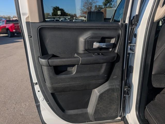 RAM 1500 4WD Quad Cab 140.5" Sport 2017